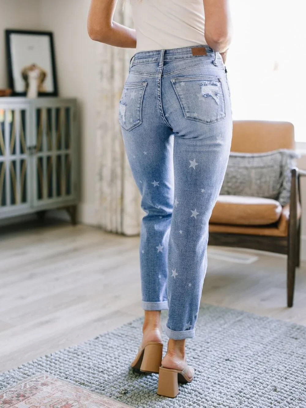 JUDY BLUE Mid Rise Star Print Boyfriend Jeans | Size: 0/24 - Picture 3 of 7